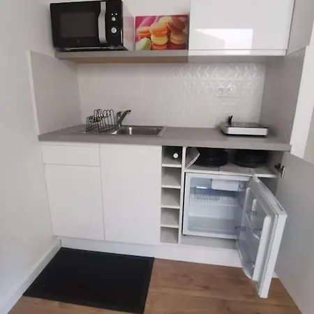 Maison Neuve Au Calme A 2 Pas Du Mans Et Des 24h. *